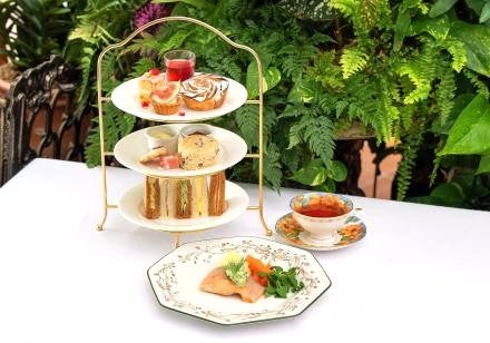 <Web割対象商品>【キングツアーバス旅】本格英国庭園で過ごす一日 蓼科高原バラクライングリッシュガーデン英国園芸の祭典「35th蓼科バラクラフラワーショー」〔新宿・明大前発〕2